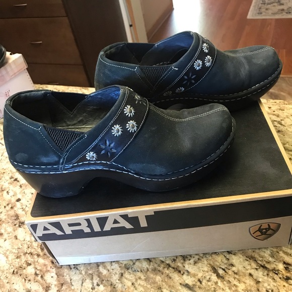 walking company clogs